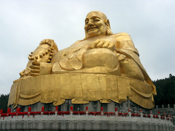ROL team visits the Thousand Buddha Mountain in Jinan, China.